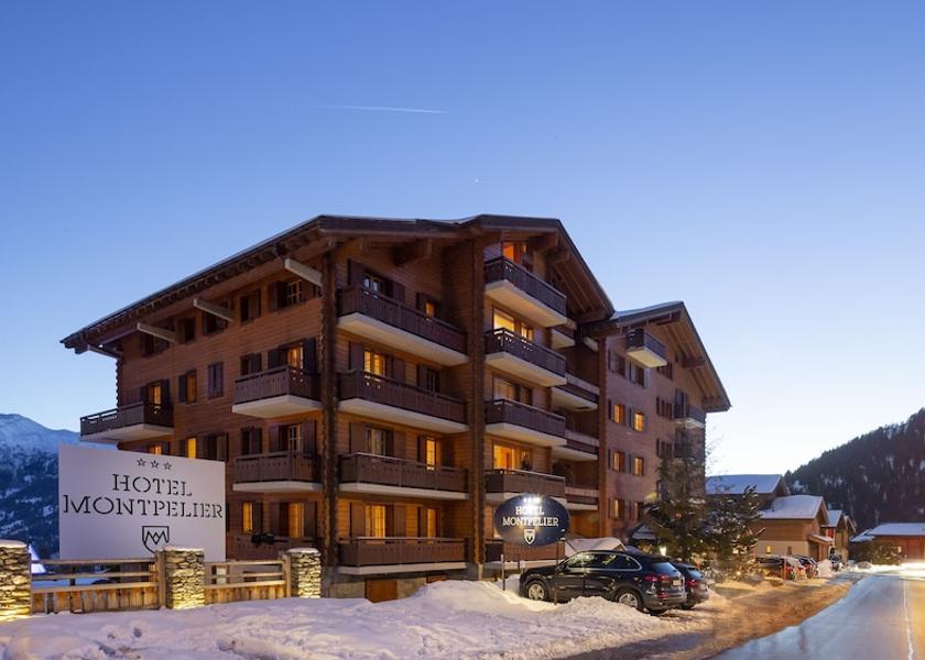 Valais Bagnes Front of property - evening/night