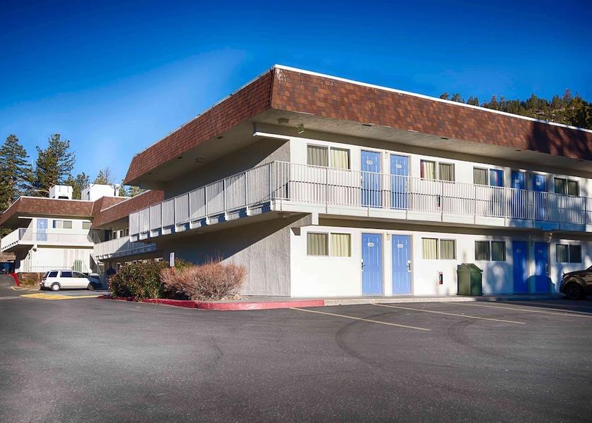 California Mammoth Lakes Exterior Detail