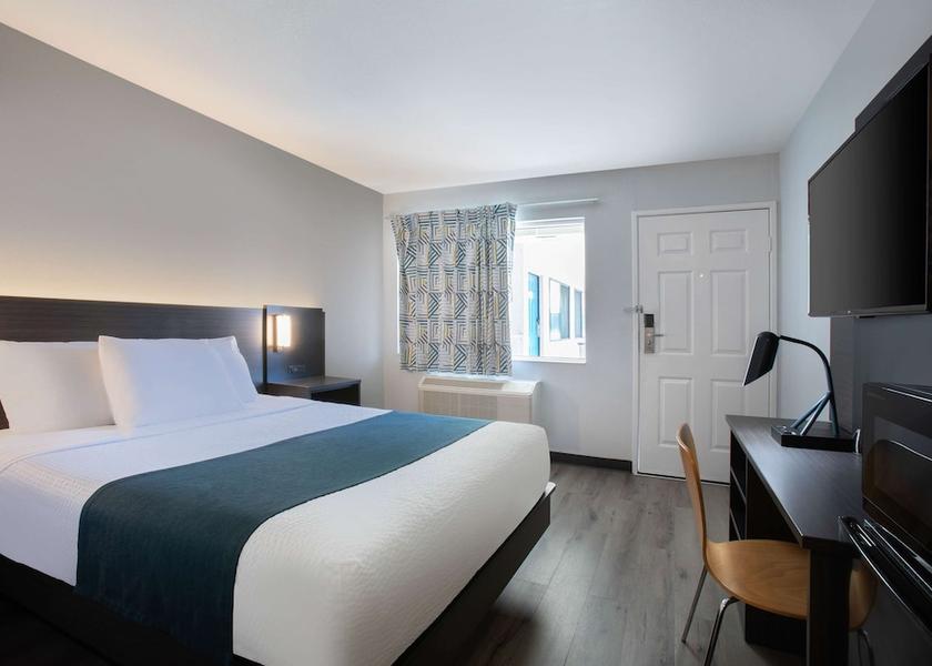 California Woodland Room