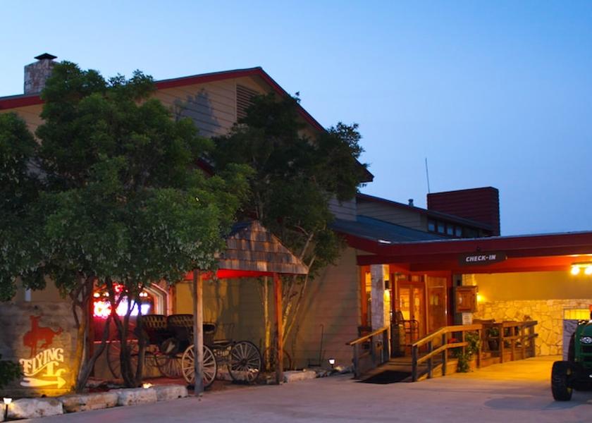 Texas Bandera Exterior Detail