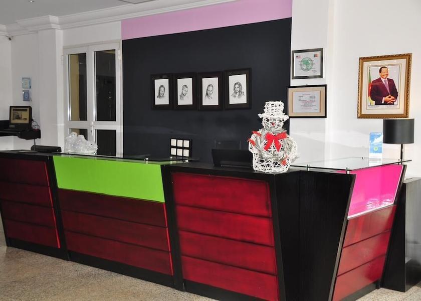  Douala Reception