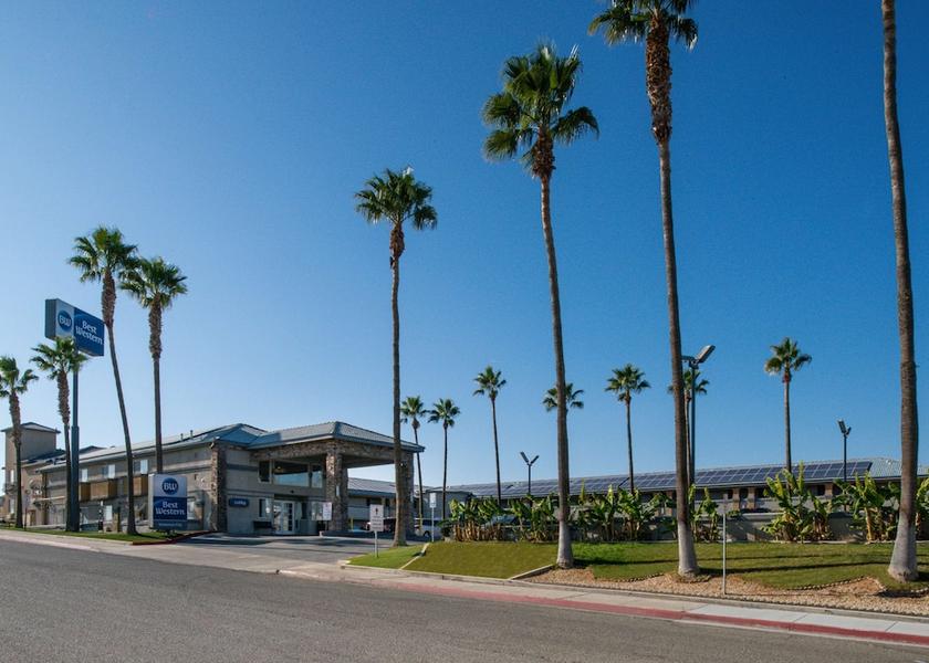 California Kettleman City Exterior Detail