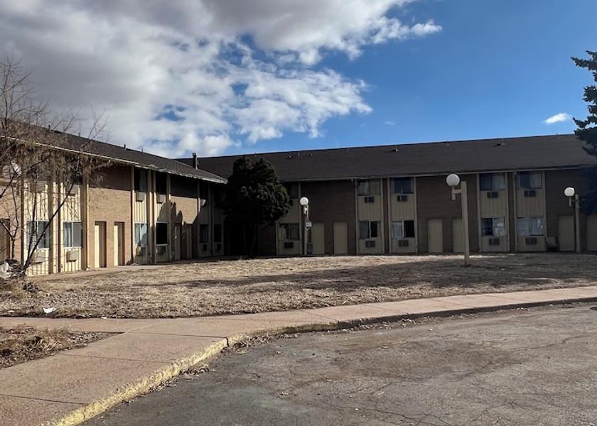 Wyoming Laramie Courtyard