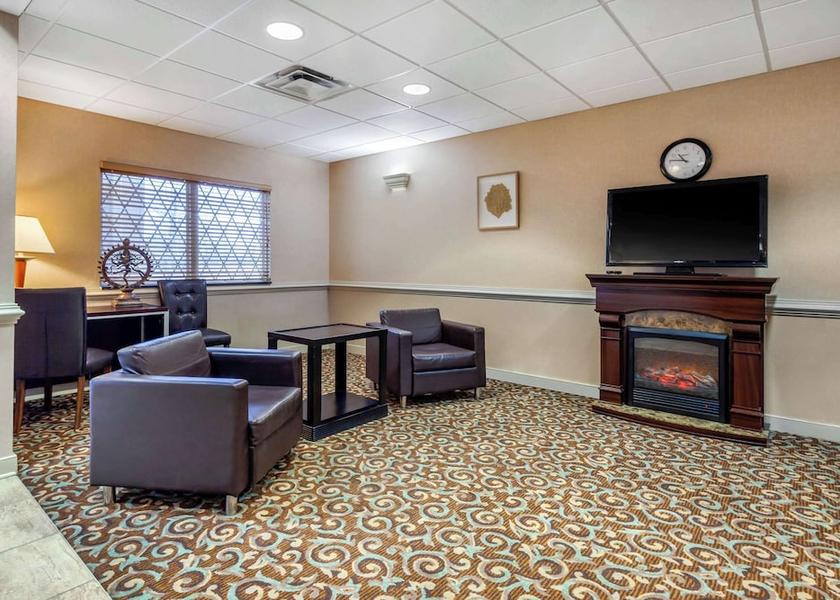 Georgia Smyrna Lobby