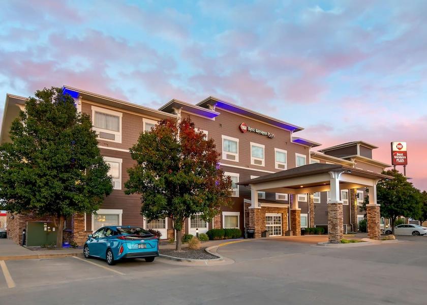 Kansas Hays Exterior Detail