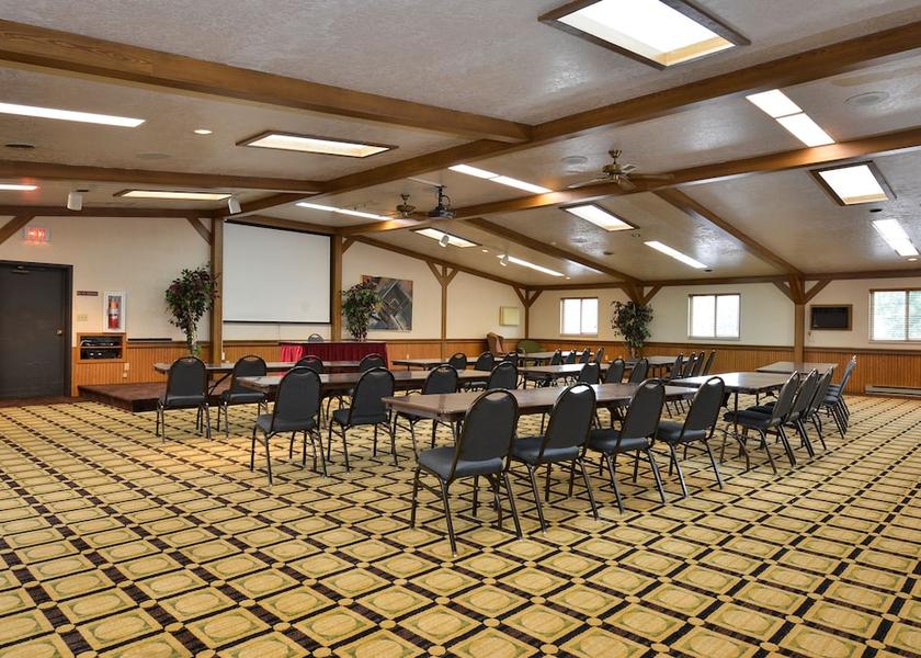 North Dakota Minot Meeting Room