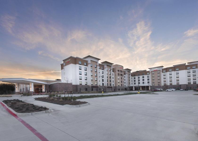 Texas Grapevine Hotel Exterior