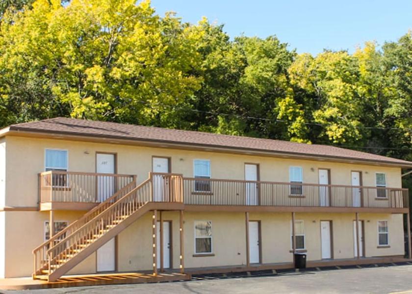 Kansas Junction City Exterior Detail