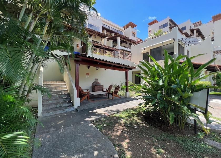 Guanacaste Coco Property Grounds