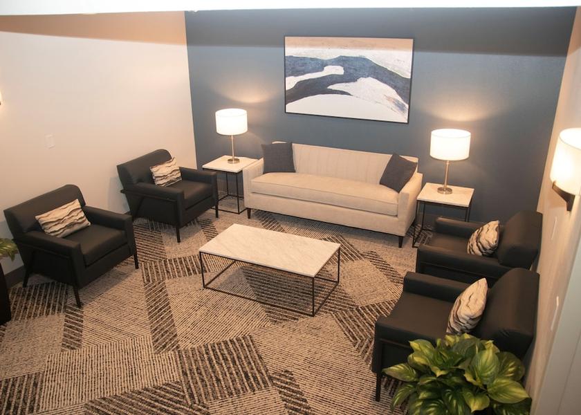 Mississippi Dundee Interior Entrance