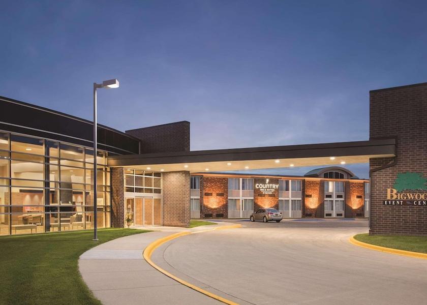 Minnesota Fergus Falls Exterior Detail