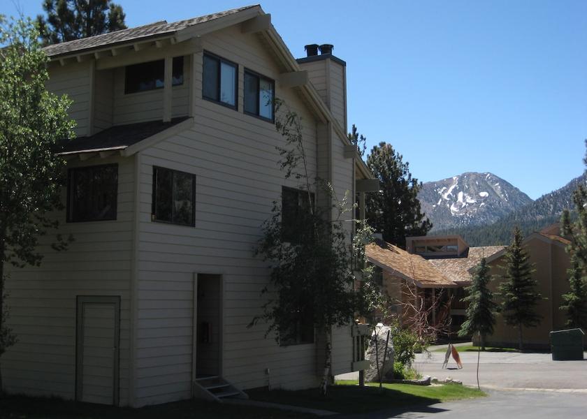 California Mammoth Lakes Property Grounds