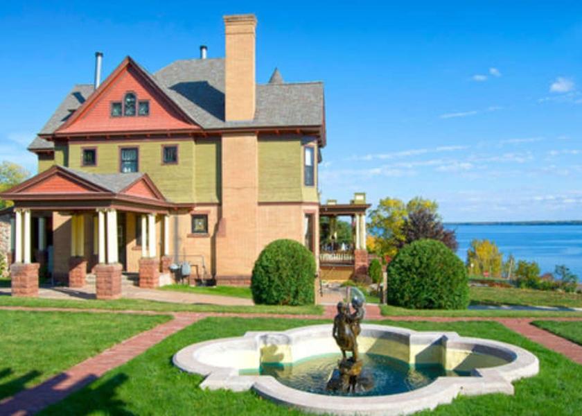 Wisconsin Bayfield Facade