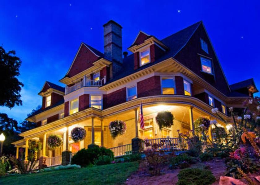 Wisconsin Bayfield Facade