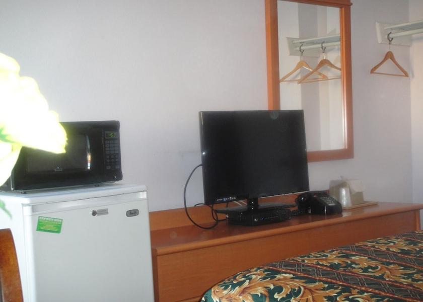 California Harbor City Room