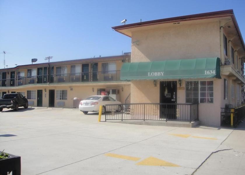 California Harbor City Exterior Detail