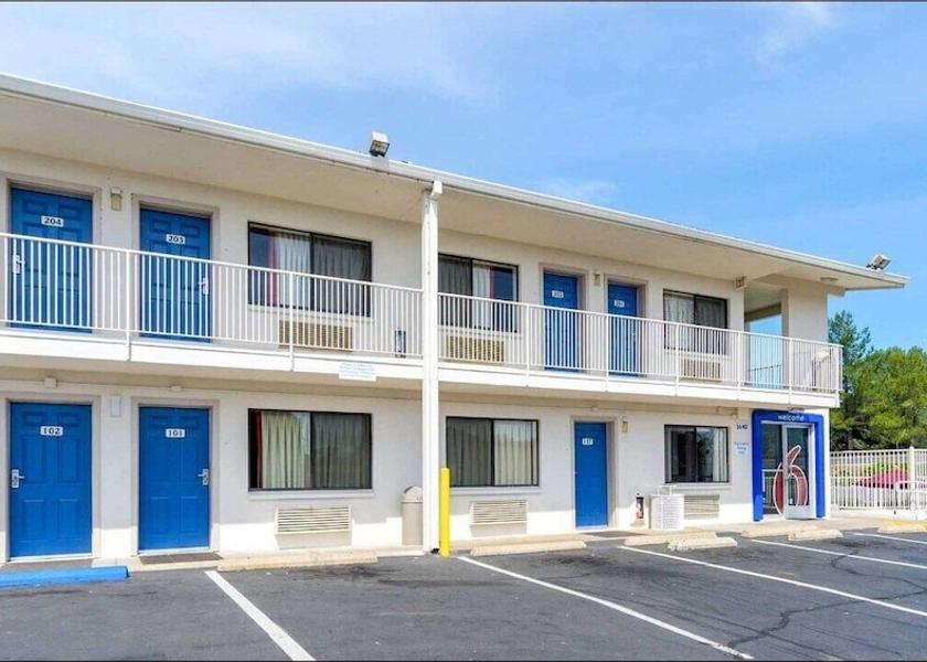 California Redding Exterior Detail