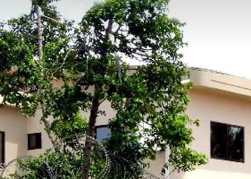  Accra Exterior Detail