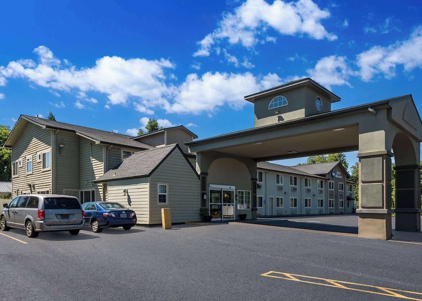 Minnesota Cottage Grove Exterior Detail