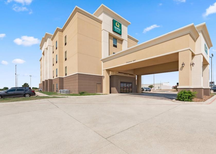 Texas Pearsall Exterior