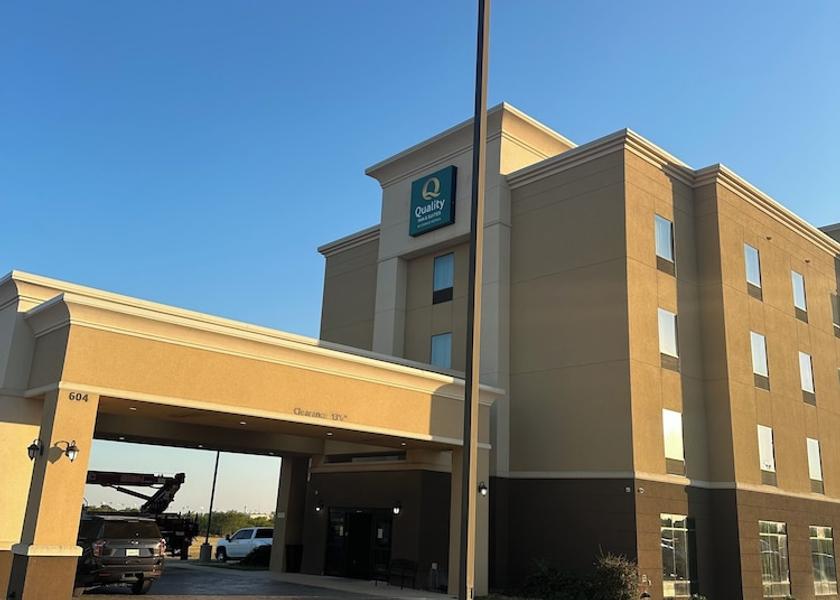Texas Pearsall Front of property