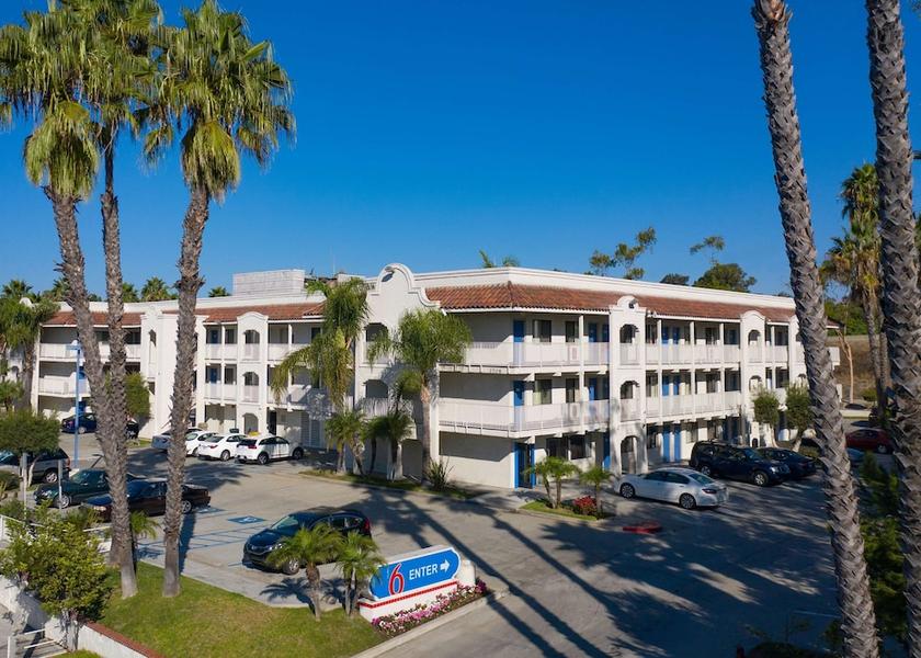 California Oceanside Exterior