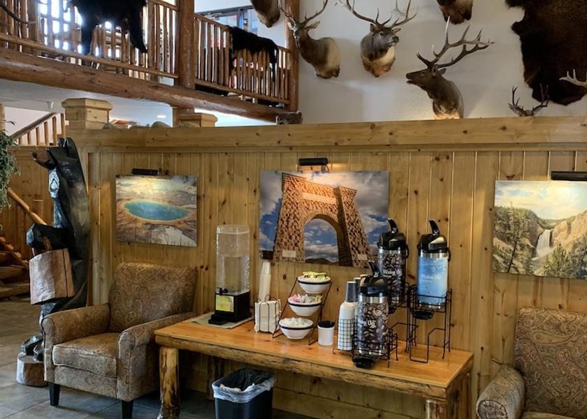 Montana Gardiner Lobby