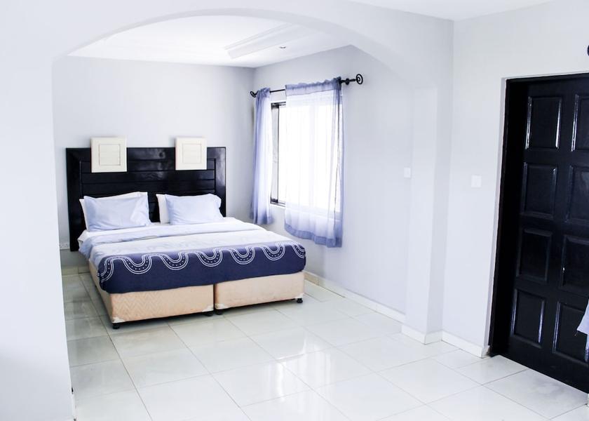  Serrekunda Room