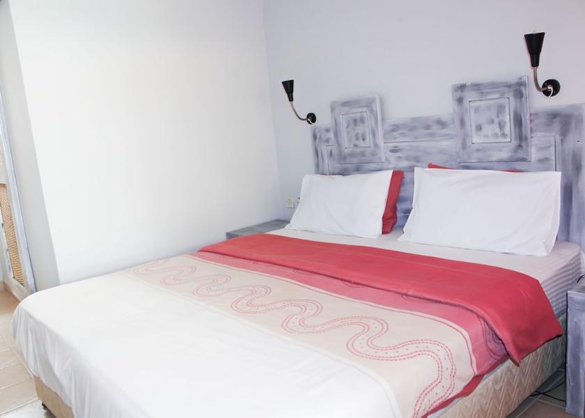  Serrekunda Room