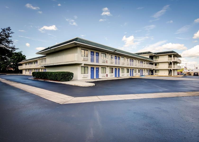 Florida Lakeland Exterior Detail