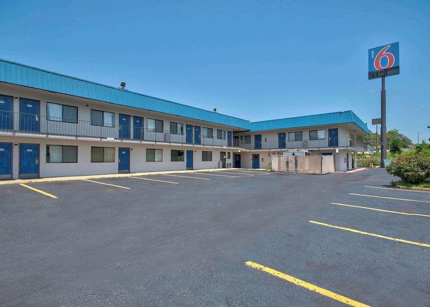 Arkansas Russellville Exterior Detail