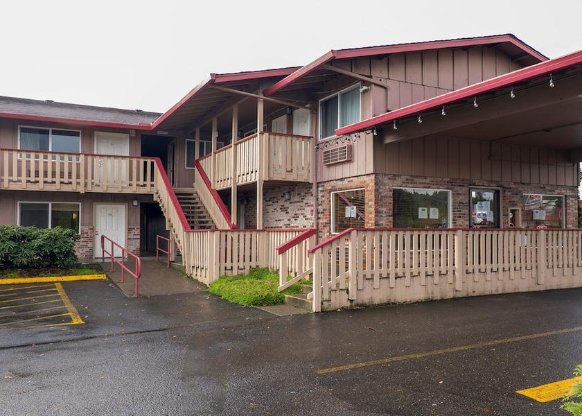 Washington Chehalis Facade