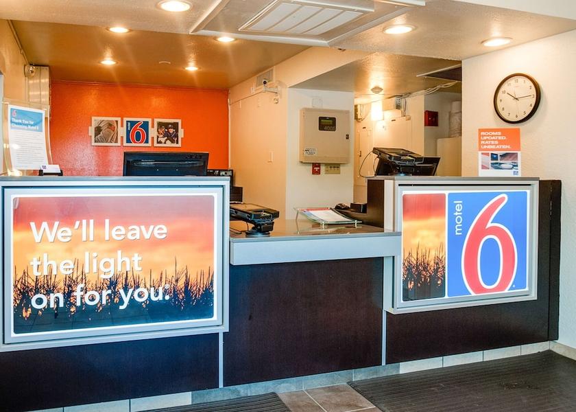 Kansas Lenexa Lobby