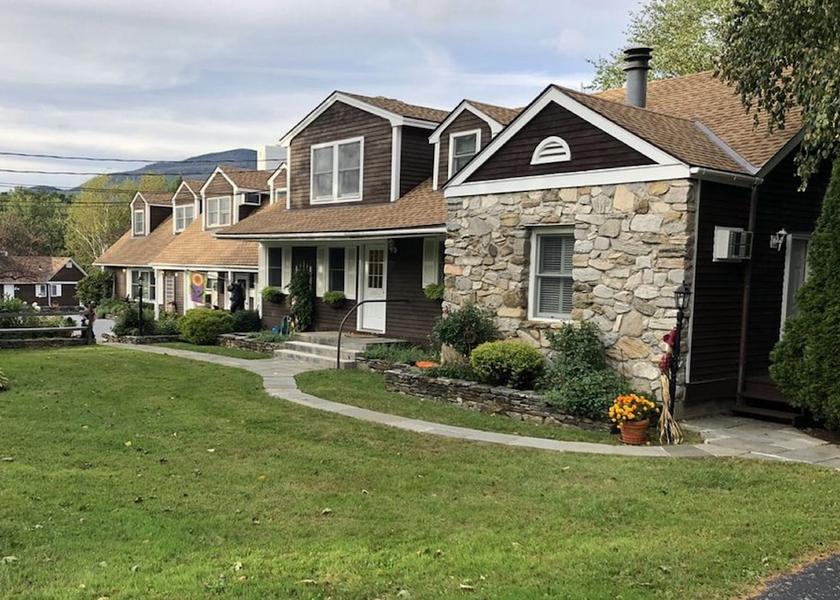 Vermont Manchester Center Facade