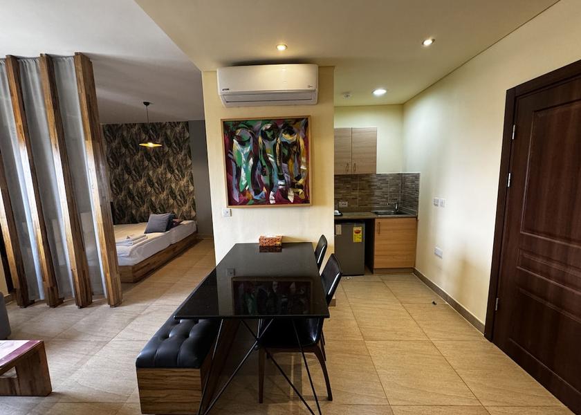  Accra Room