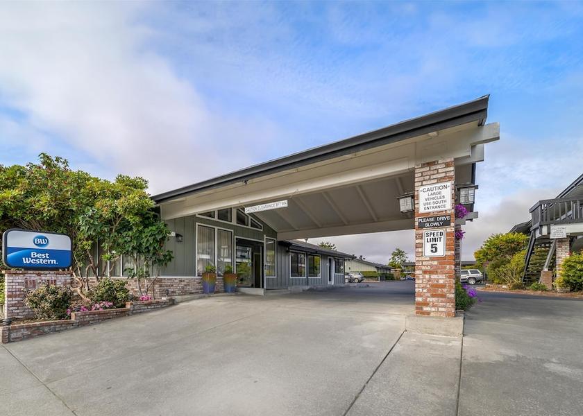 California Arcata Exterior Detail