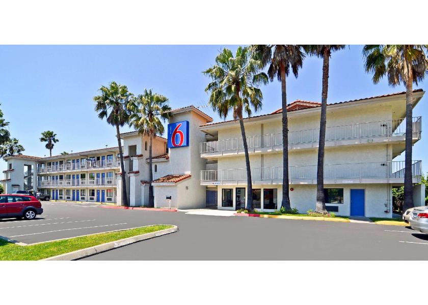 California Fairfield Hotel Exterior