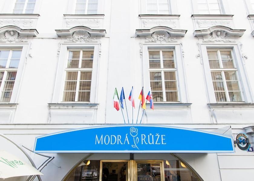 Prague (region) Prague Entrance