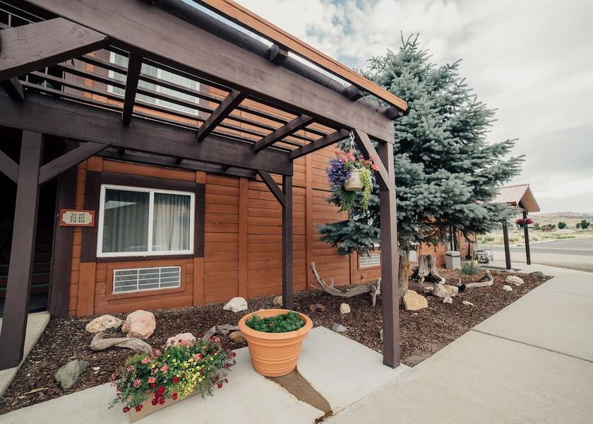 Utah Tropic Exterior Detail