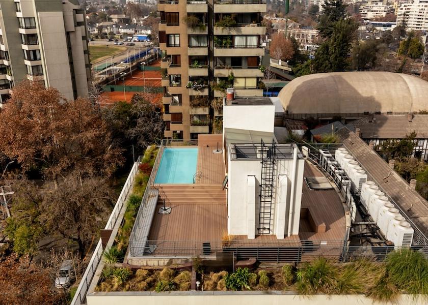 Santiago Santiago Pool