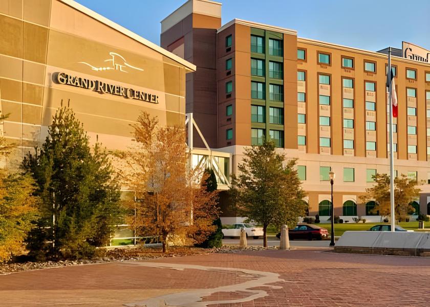 Iowa Dubuque Hotel Exterior