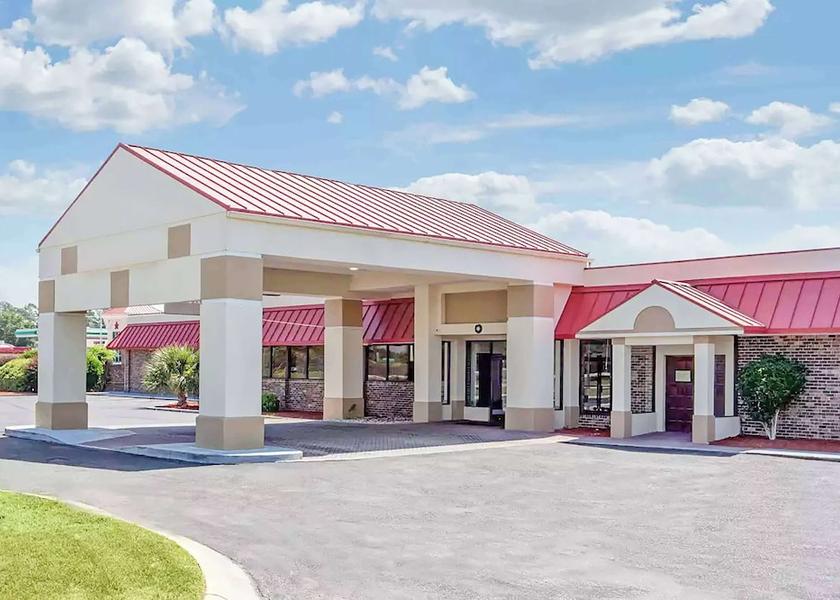 South Carolina Santee Exterior Detail