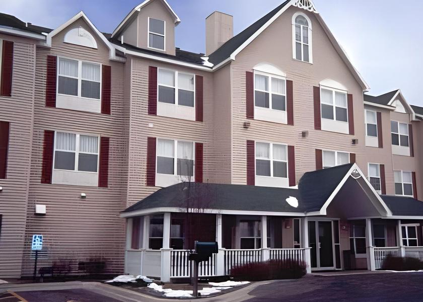 Minnesota Forest Lake Hotel Exterior