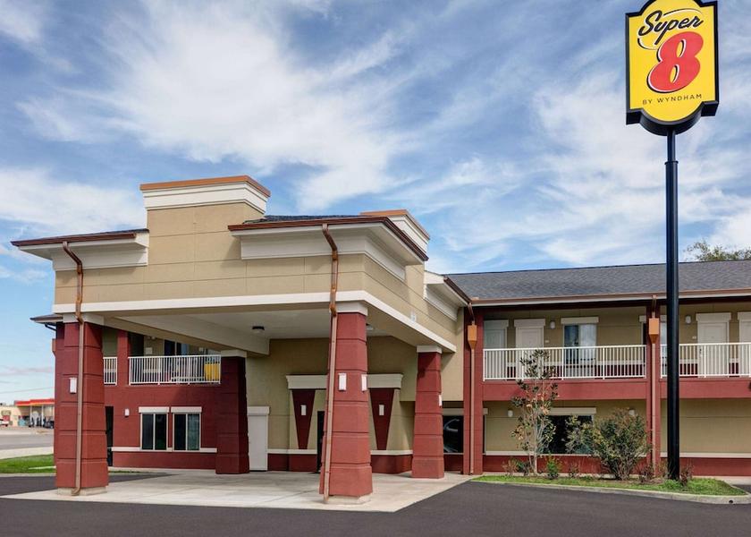 Texas Karnes City Exterior Detail