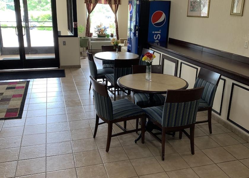 Virginia Amelia Court House In-Room Dining