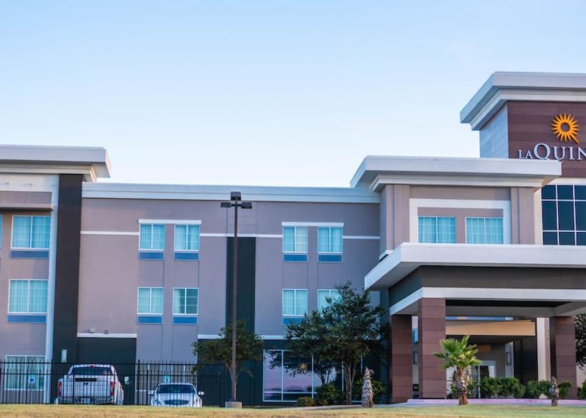 Texas Karnes City Exterior Detail