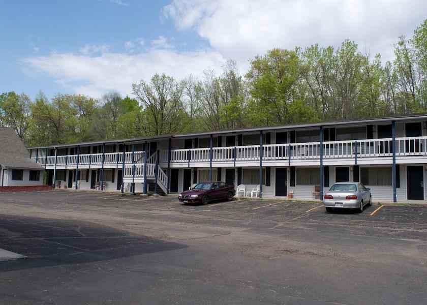 Wisconsin St Croix Falls Facade