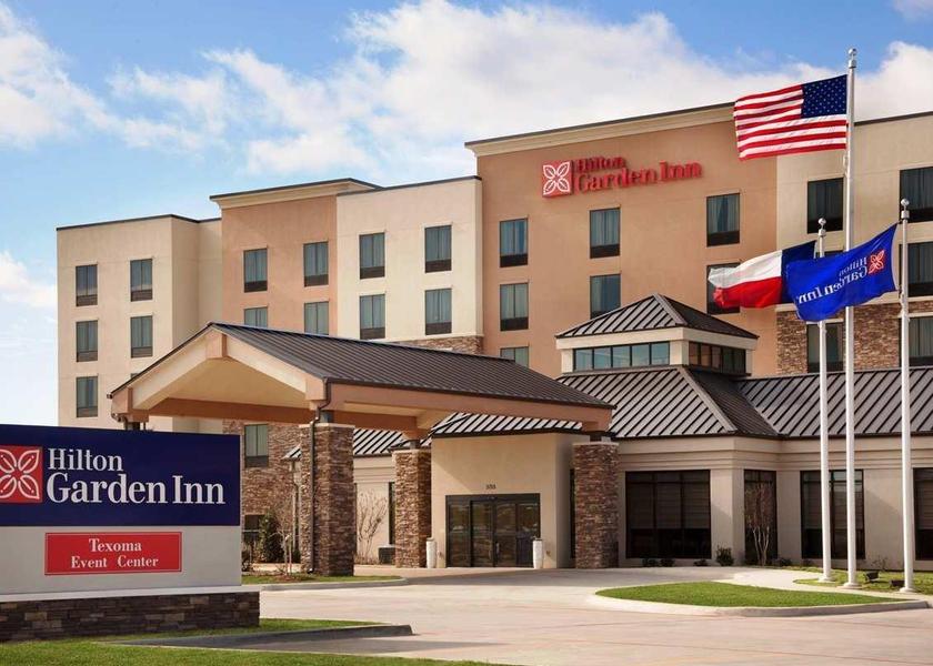 Texas Denison Hotel Exterior