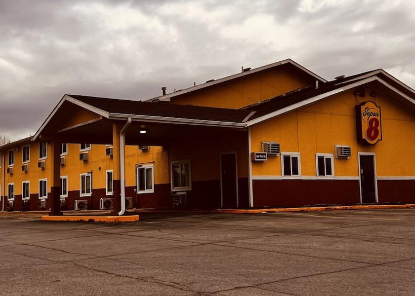 California Fremont Exterior Detail