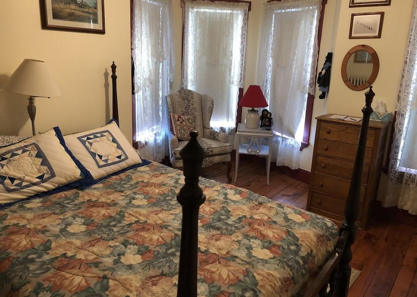 Pennsylvania Centre Hall Room